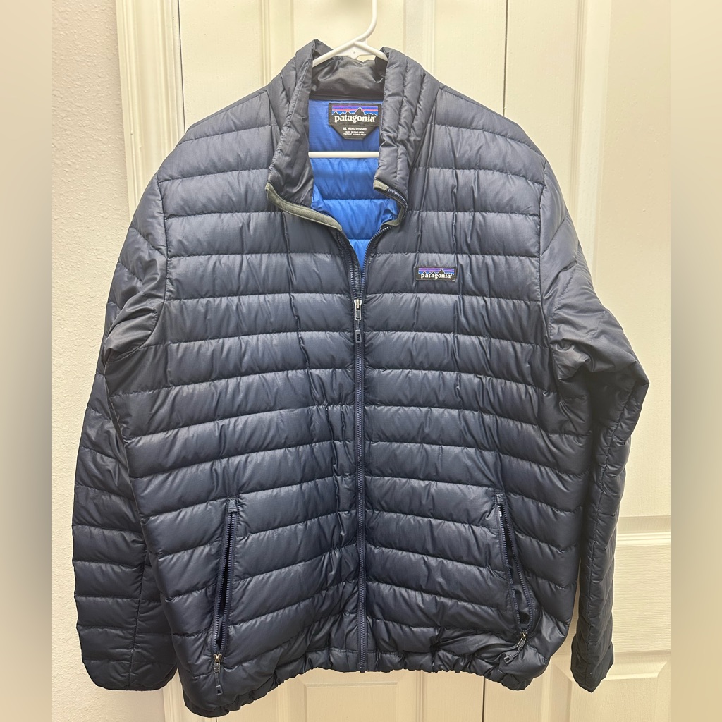 Patagonia Men's Dark Blue Puffer Jacket